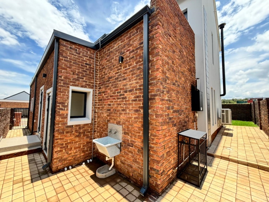 To Let 3 Bedroom Property for Rent in Helderzicht Eco Estate North West